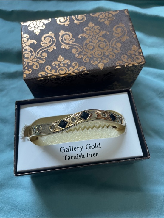 Gallery Jewelry - Gallery Gold Bracelet with Black and Clear Accents